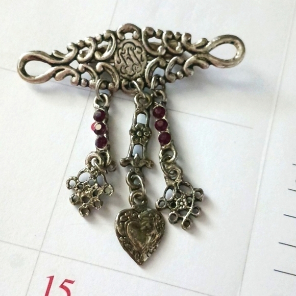 Ornate Silver Tone Tear Drop Brooch - Picture 5 of 5